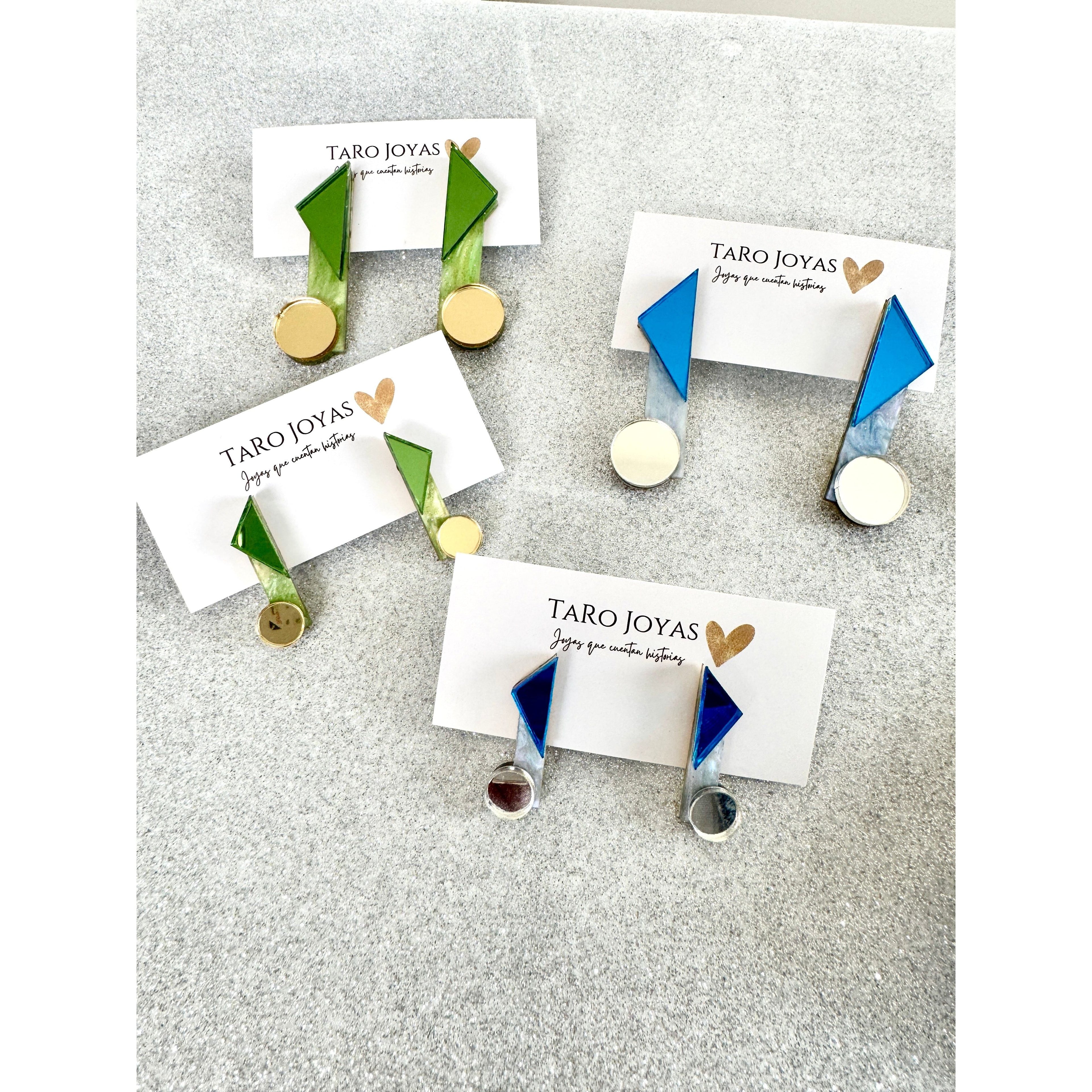 Pendientes TaRo Joyas de metacrilato ligero con colores vibrantes, colección Ataraxia, accesorios únicos y originales para elevar tu look de fin de semana o diario.