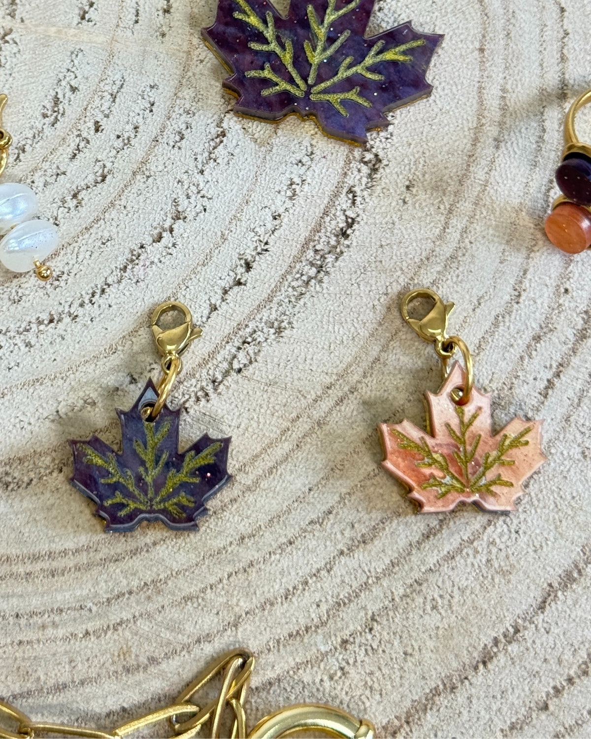 Charm Hoja Misteriosa 🍂✨