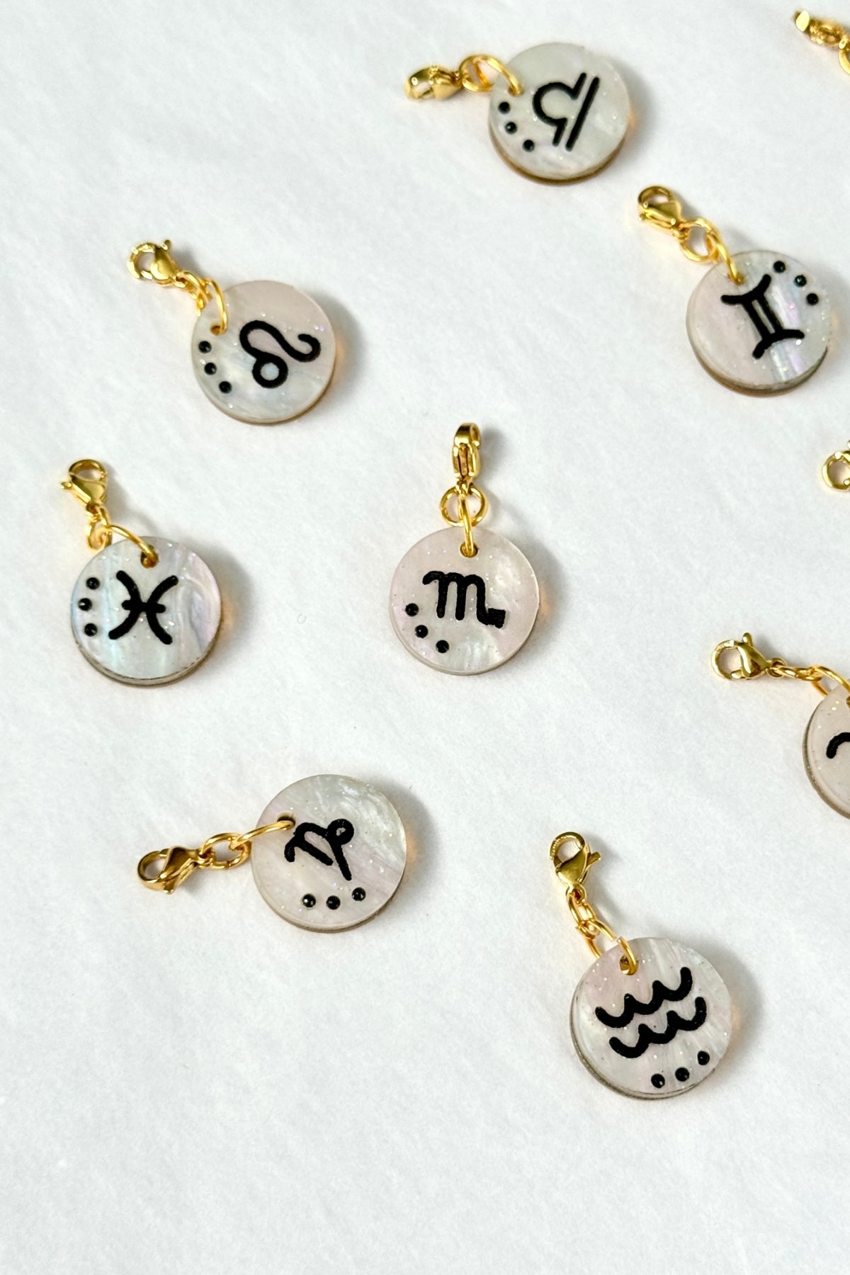 ♒ Acuario – Mente libre