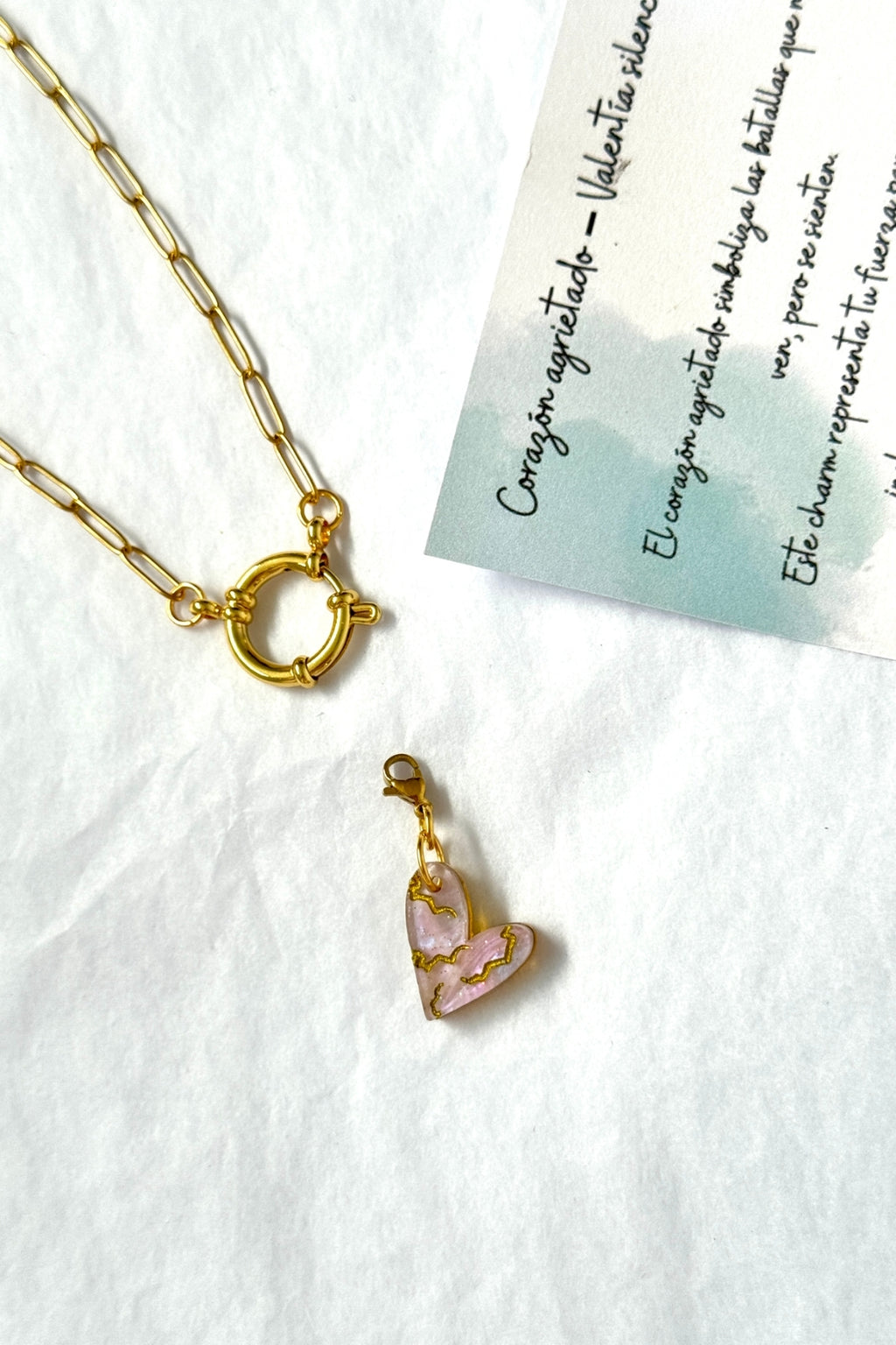 💔 Corazón agrietado – Valentía silenciosa