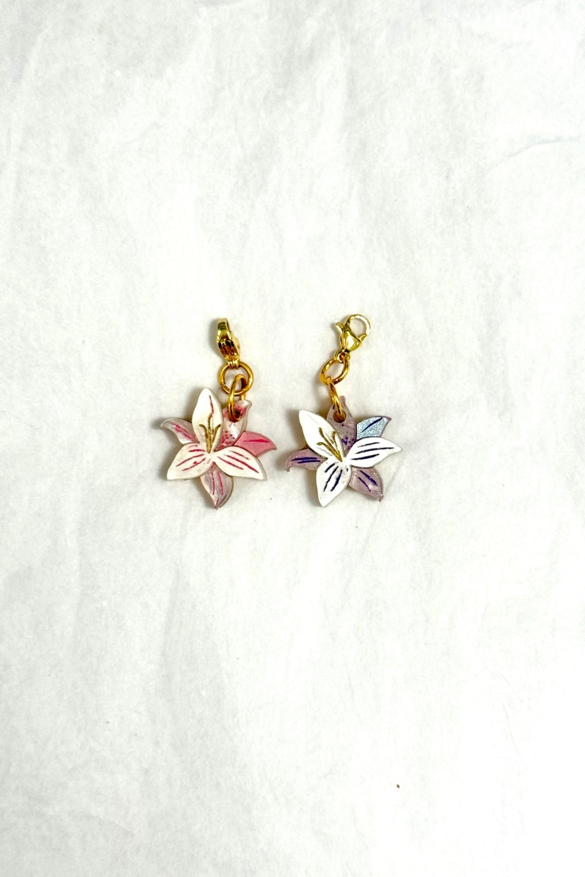 🌷 Charm Lirio de la Nobleza