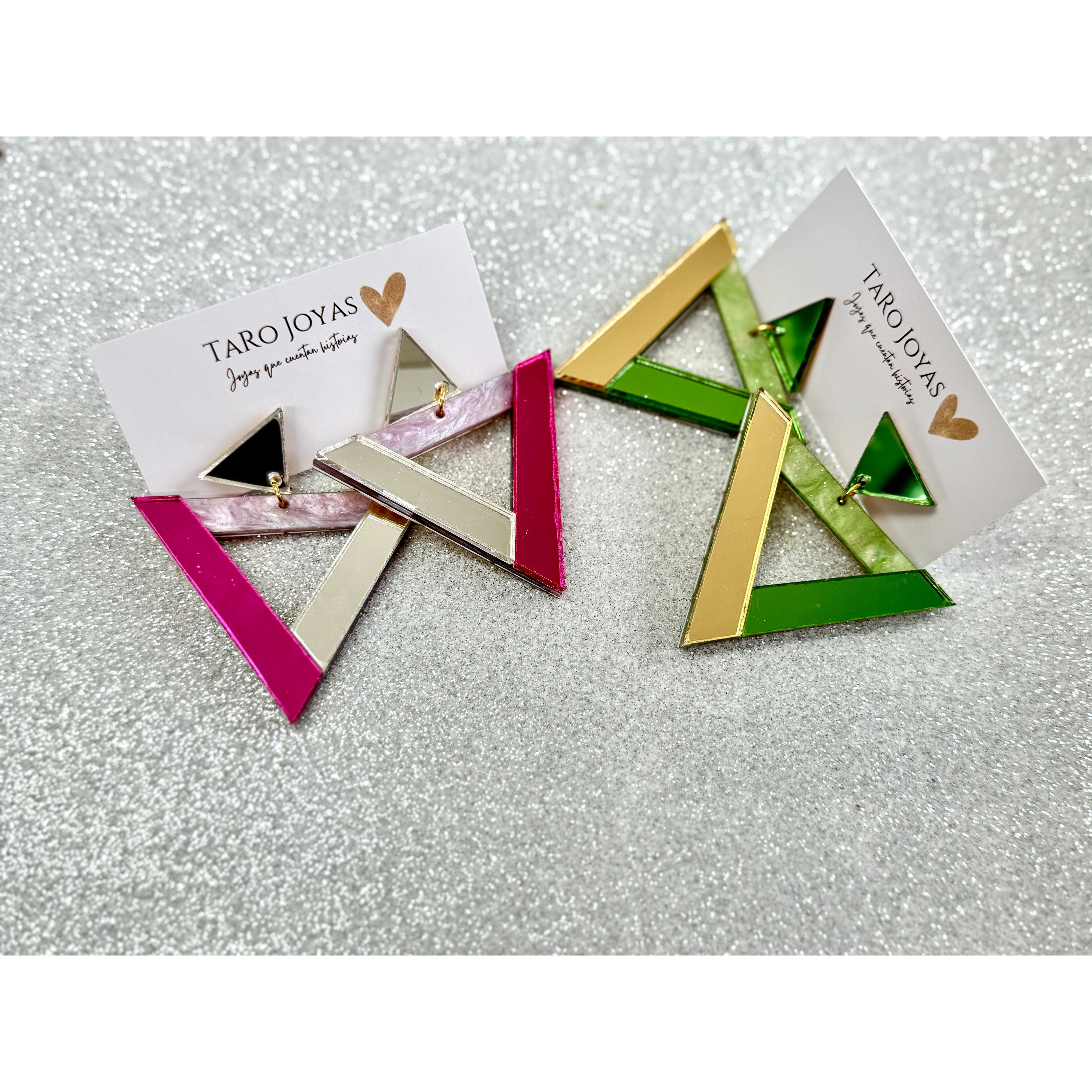 Pendientes TaRo Joyas de metacrilato ligero con colores vibrantes, colección Ataraxia, accesorios únicos y originales para elevar tu look de fin de semana o diario.