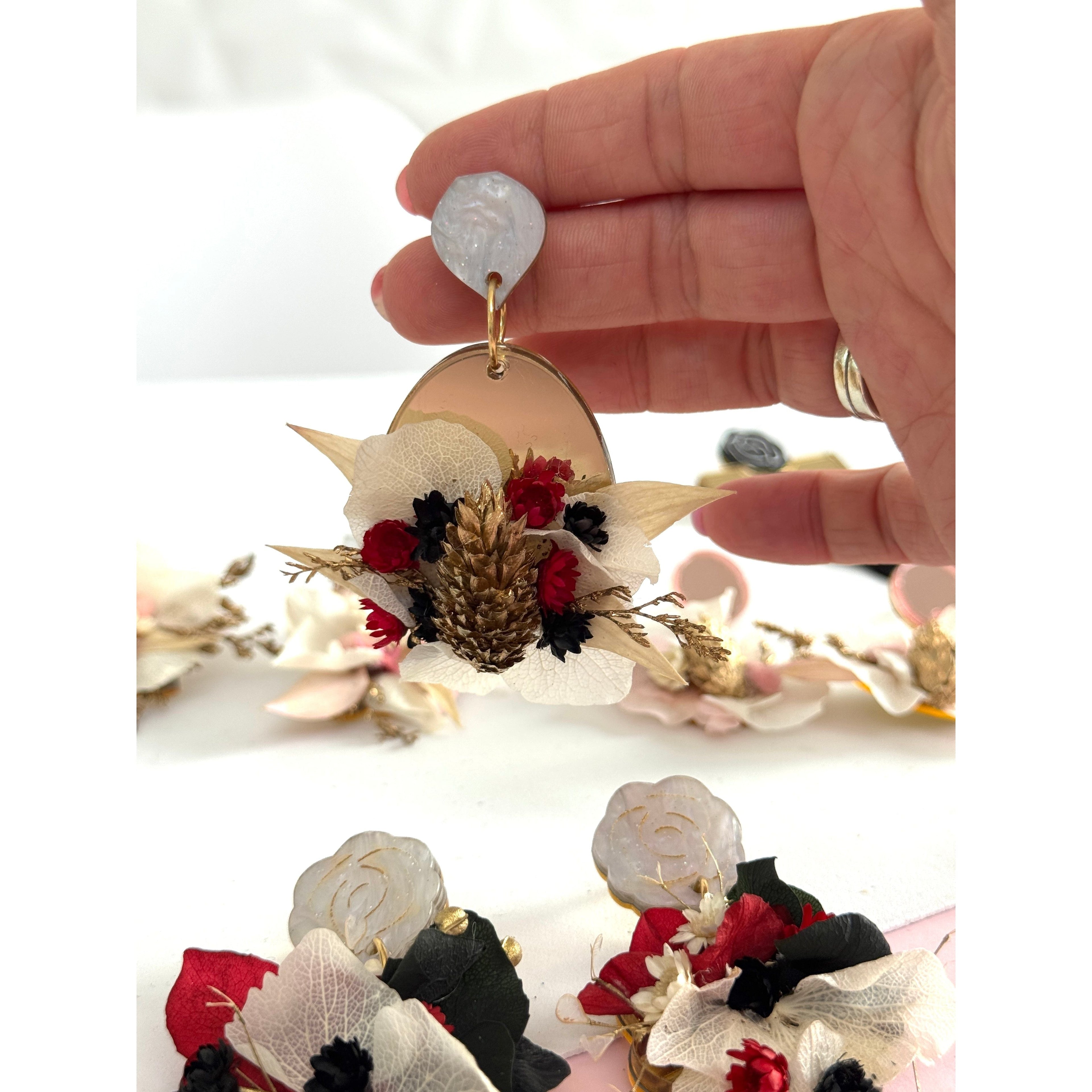 Pendientes de metacrilato ligero con colores vibrantes, colección Wow de TaRo Joyas, accesorios originales y divertidos para elevar tu look de fin de semana o diario.