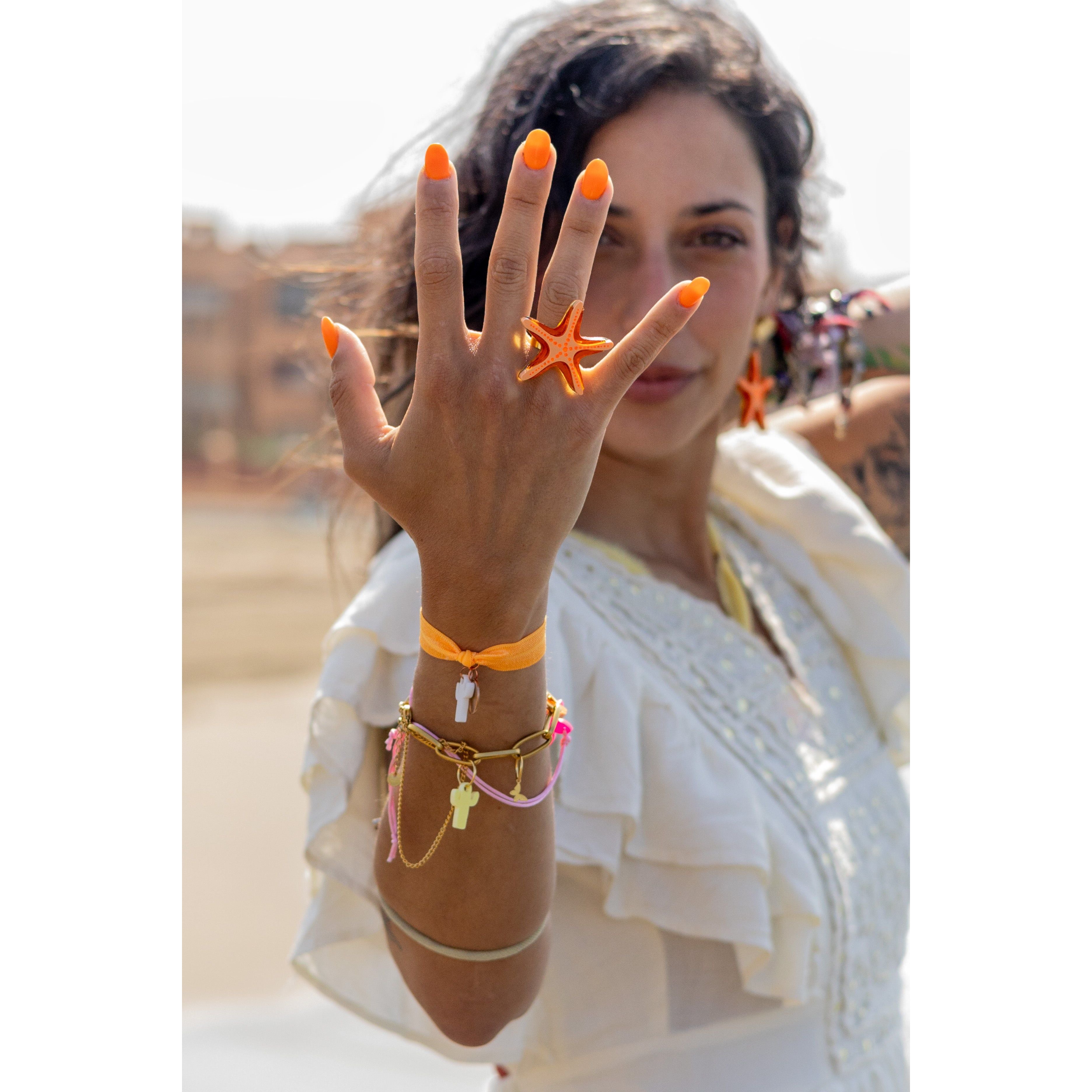 Anillo Estrella Eterna-Anillos de metacrilato ligero con diseños coloridos inspirados en el mar, colección Sol y Brilli de TaRo Joyas, accesorios divertidos y originales para cualquier look.