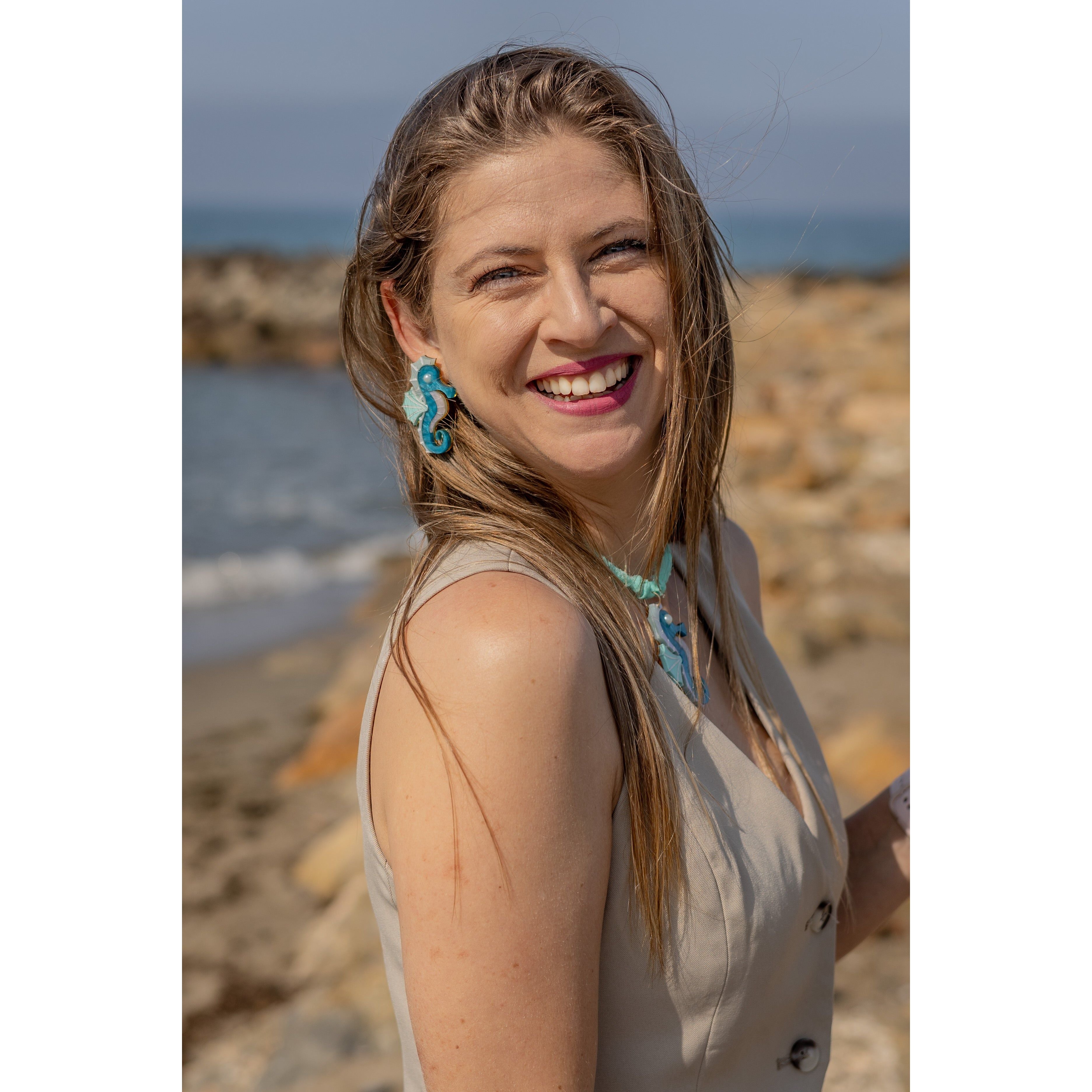 Pendientes Caballito burbujitas- Pendientes TaRo Joyas de metacrilato ligero con diseños inspirados en el mar y la playa, colección Sol y Brilli, accesorios alegres y originales para brillar en verano.