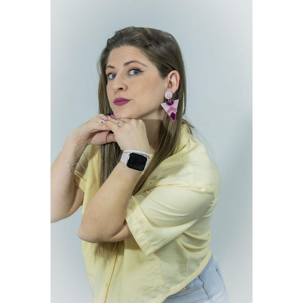 Pendientes TaRo Joyas de metacrilato ligero con colores vibrantes, colección Ataraxia, accesorios únicos y originales para elevar tu look de fin de semana o diario.