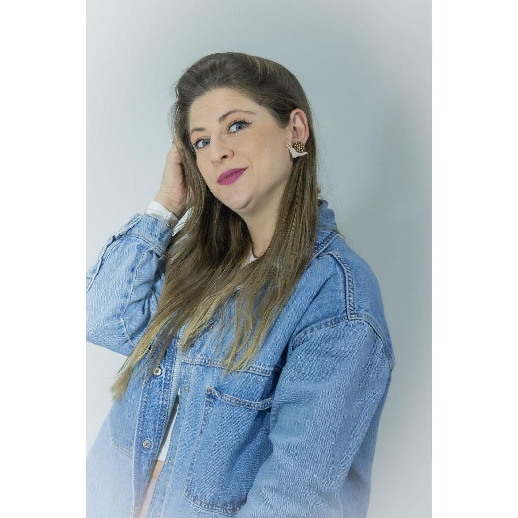 Pendientes TaRo Joyas de metacrilato ligero con diseños de animales y huellas coloridas, colección Kukur, accesorios divertidos y originales inspirados en la naturaleza.
