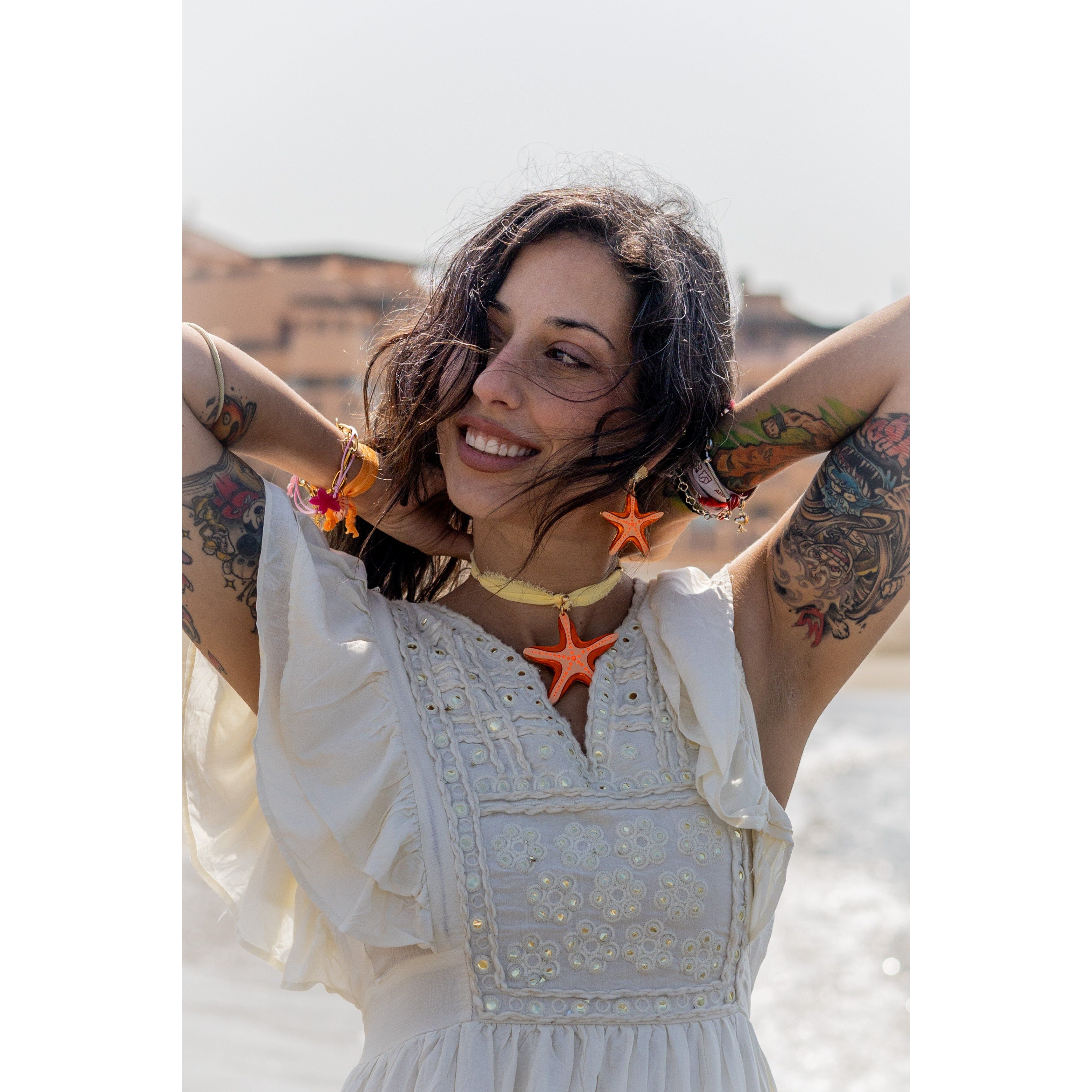 Pendientes Estrella eterna-Pendientes TaRo Joyas de metacrilato ligero con diseños inspirados en el mar y la playa, colección Sol y Brilli, accesorios alegres y originales para brillar en verano.