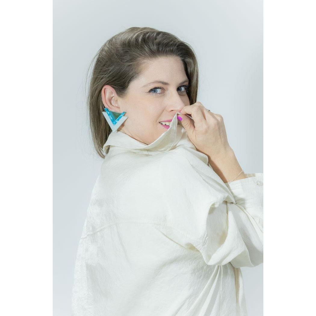 Pendientes TaRo Joyas de metacrilato ligero con colores vibrantes, colección Ataraxia, accesorios únicos y originales para elevar tu look de fin de semana o diario.