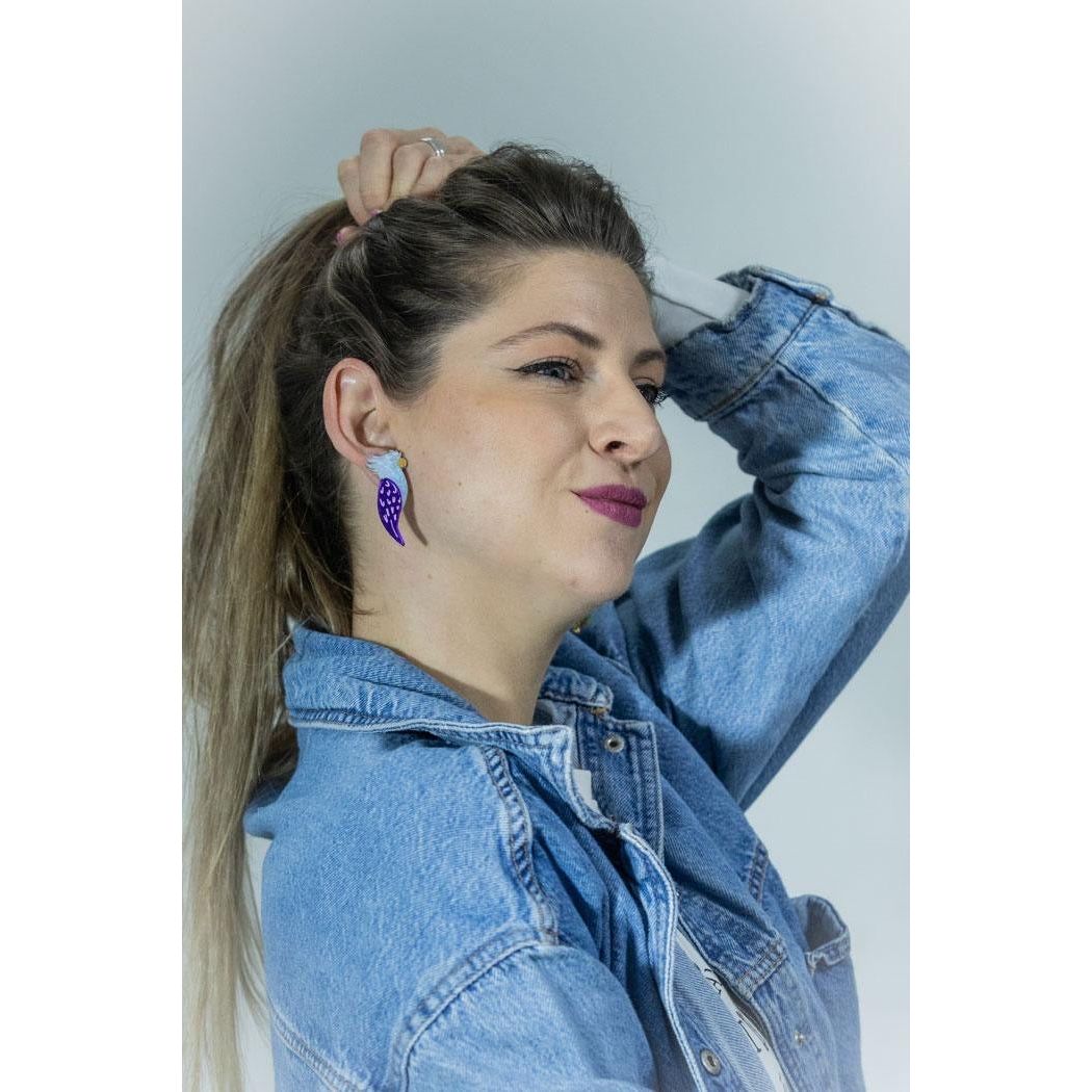 Pendientes TaRo Joyas de metacrilato ligero con diseños de animales y huellas coloridas, colección Kukur, accesorios divertidos y originales inspirados en la naturaleza.
