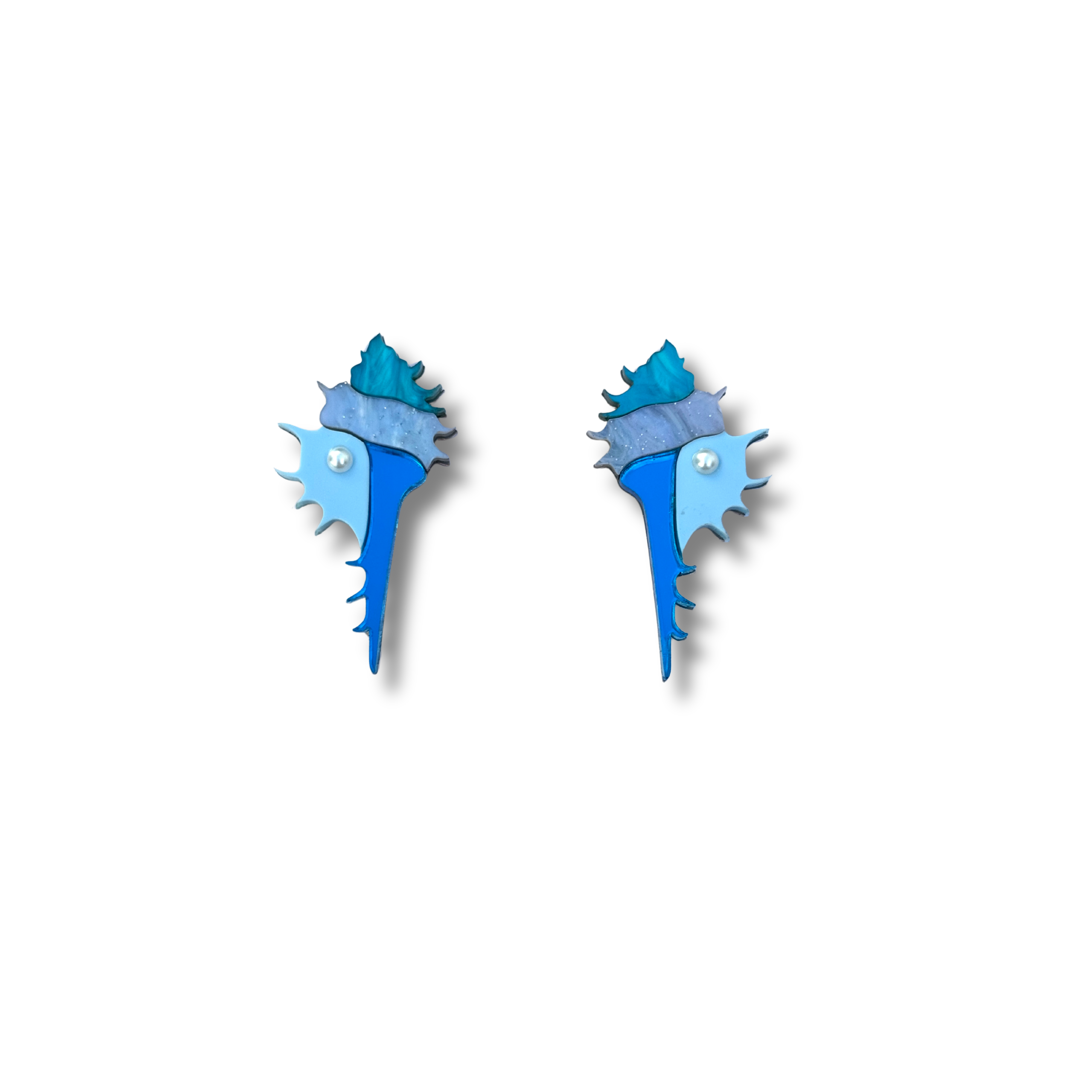 Pendientes TaRo Joyas de metacrilato ligero con diseños inspirados en el mar y la playa, colección Sol y Brilli, accesorios alegres y originales para brillar en verano.