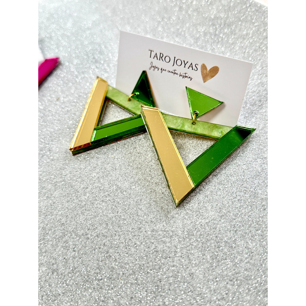 Pendientes TaRo Joyas de metacrilato ligero con colores vibrantes, colección Ataraxia, accesorios únicos y originales para elevar tu look de fin de semana o diario.