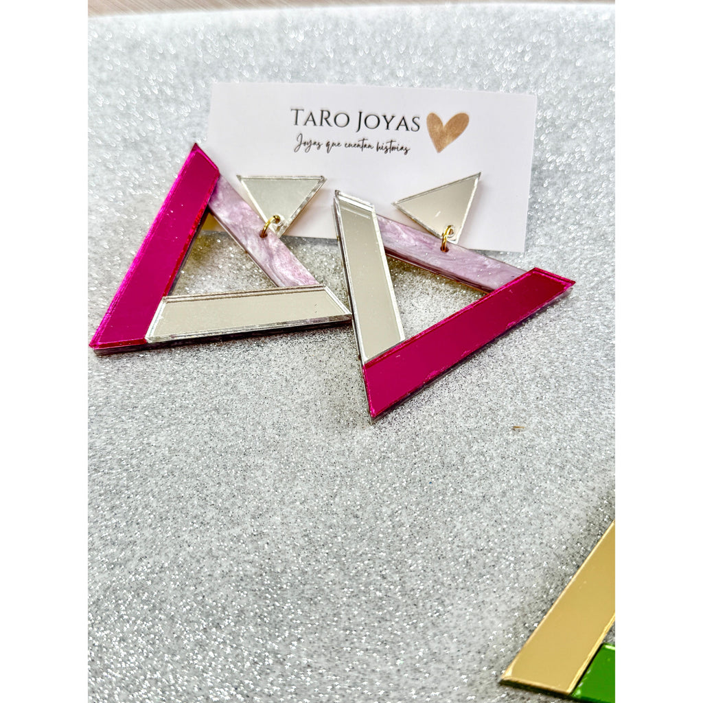 Pendientes TaRo Joyas de metacrilato ligero con colores vibrantes, colección Ataraxia, accesorios únicos y originales para elevar tu look de fin de semana o diario.