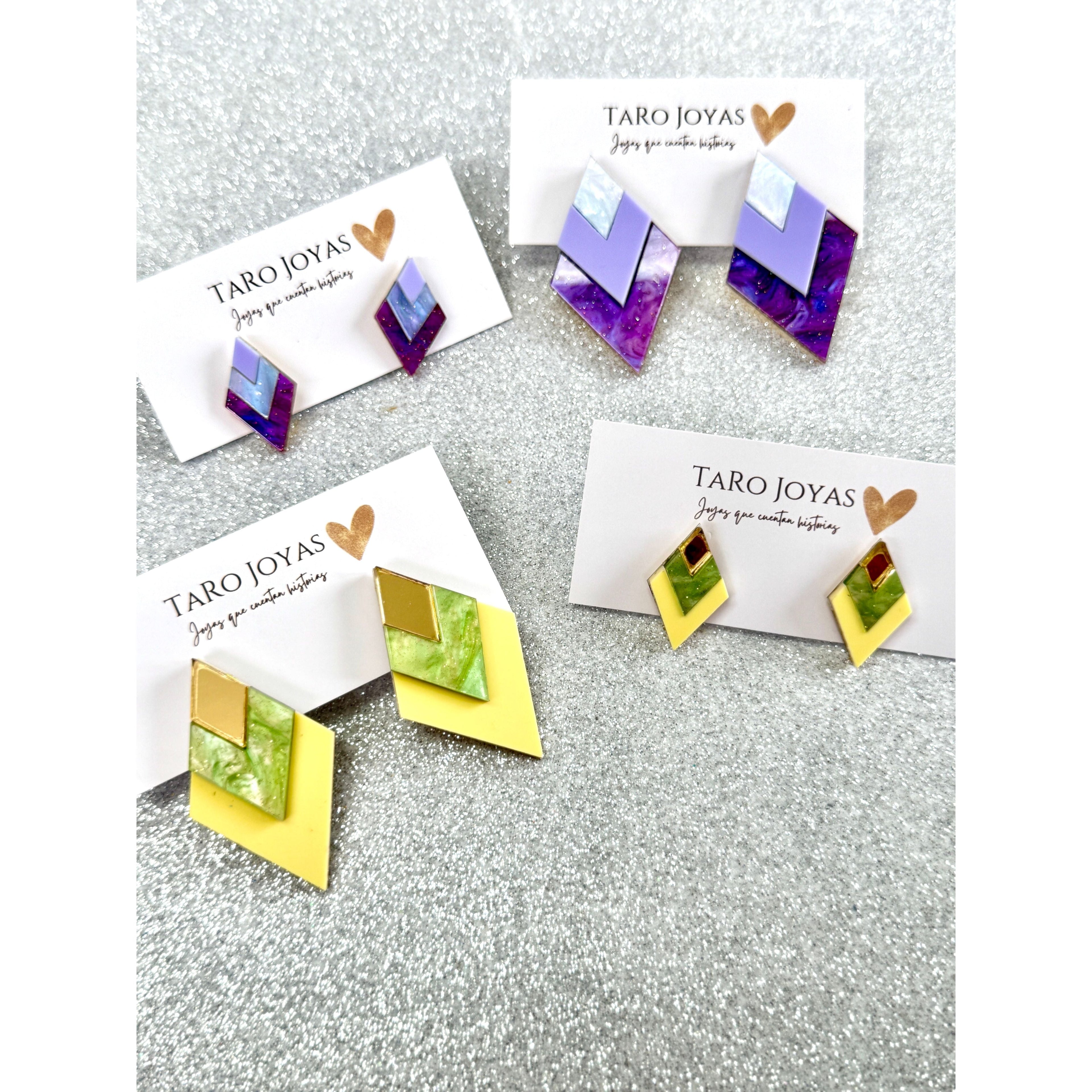 Pendientes TaRo Joyas de metacrilato ligero con colores vibrantes, colección Ataraxia, accesorios únicos y originales para elevar tu look de fin de semana o diario.