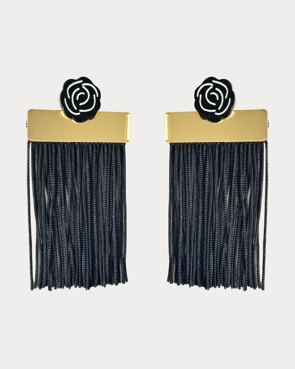 Pendientes de metacrilato ligero con colores vibrantes, colección Wow de TaRo Joyas, accesorios originales y divertidos para elevar tu look de fin de semana o diario.