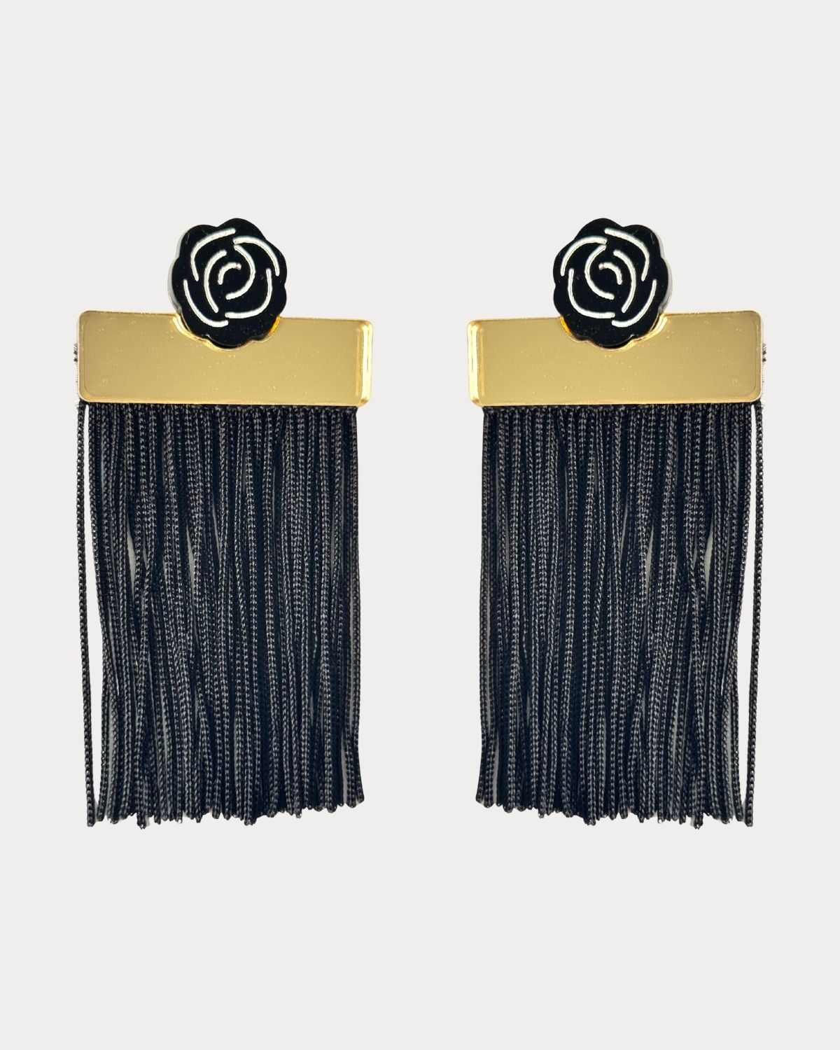 Pendientes de metacrilato ligero con colores vibrantes, colección Wow de TaRo Joyas, accesorios originales y divertidos para elevar tu look de fin de semana o diario.