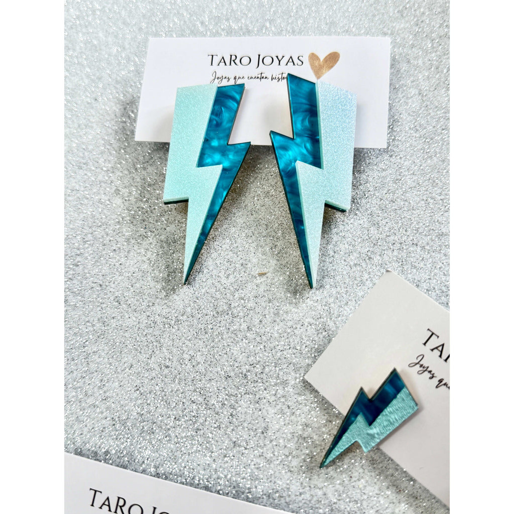 Pendientes TaRo Joyas de metacrilato ligero con colores vibrantes, colección Ataraxia, accesorios únicos y originales para elevar tu look de fin de semana o diario.