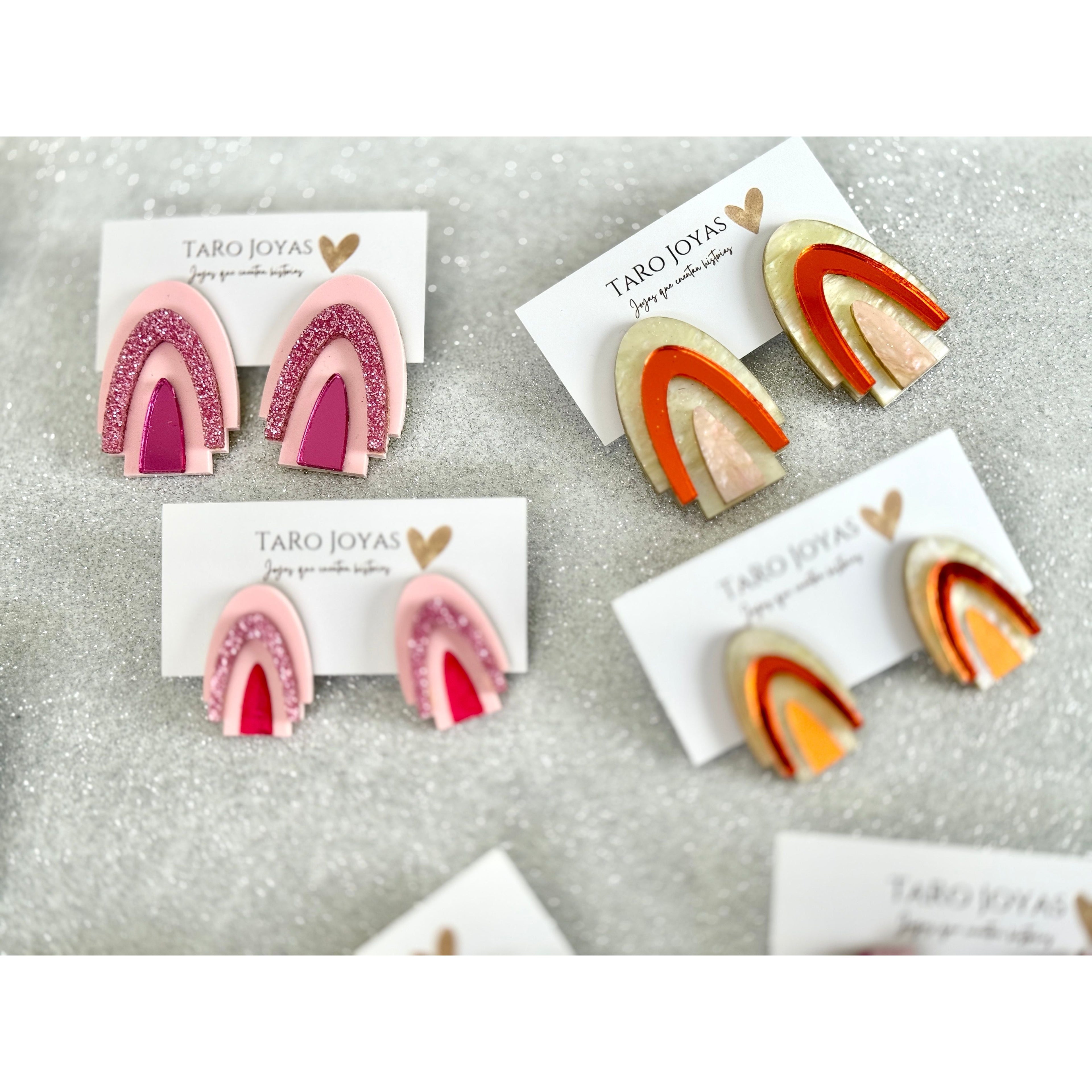 Pendientes TaRo Joyas de metacrilato ligero con colores vibrantes, colección Ataraxia, accesorios únicos y originales para elevar tu look de fin de semana o diario.